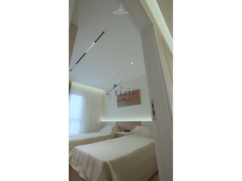 Tirane, shitet apartament 2+1+Ballkon , 101 m² 270.000 € 