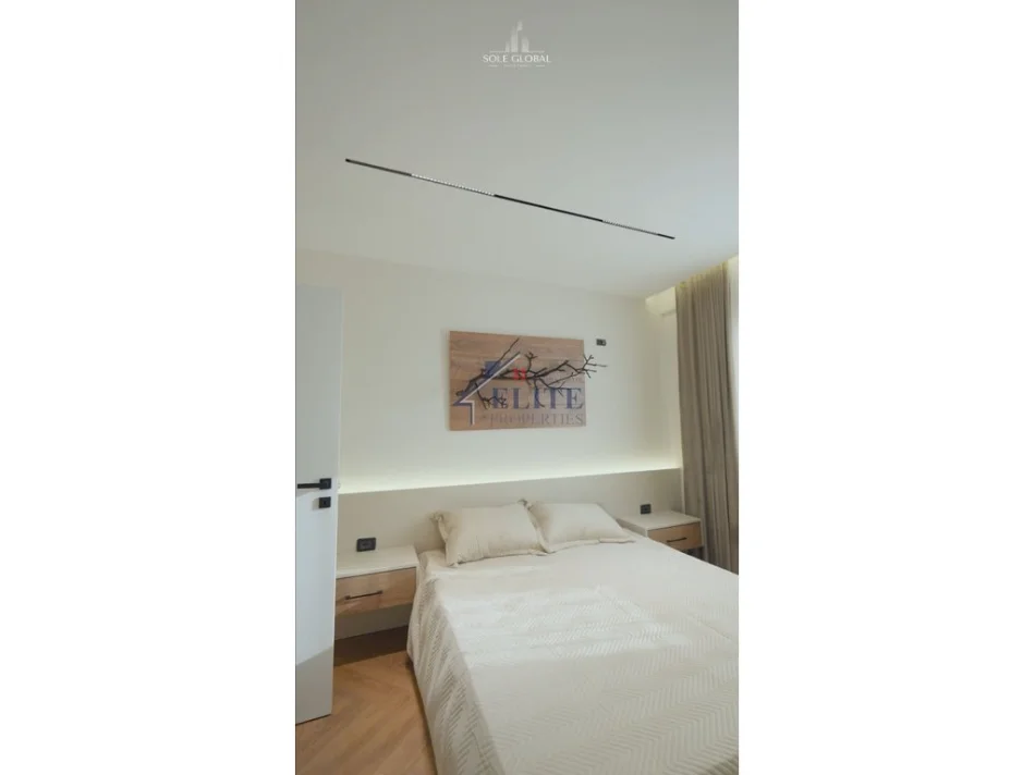 Tirane, shitet apartament 2+1+Ballkon , 101 m² 270.000 € 