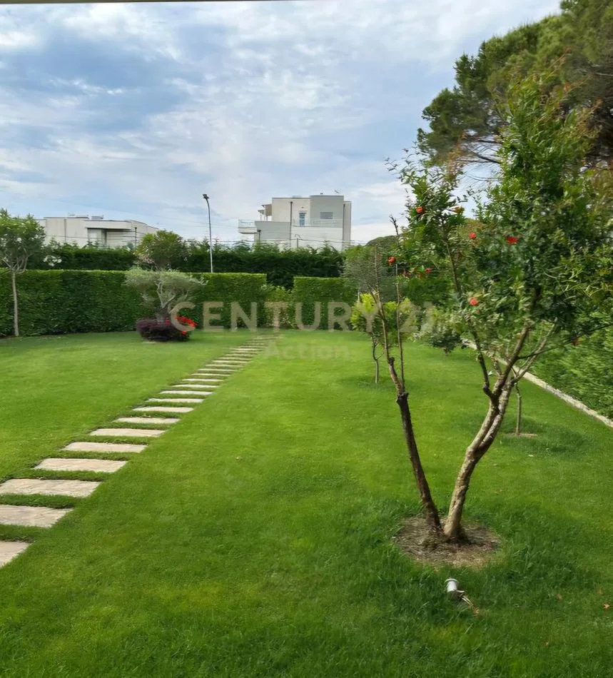 Durres, shitet Vile 2 Katshe Kati 2, 231 m² 550.000 € (Gjiri I Lalëzit)