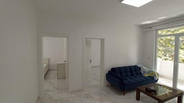 Tirane, jap me qera apartament 2+1 Kati 2, 70 m² 400 Euro (Rruga e Dibres)