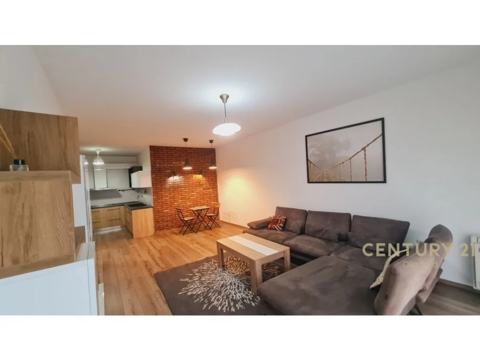 Tirane, jepet me qera apartament 2+1+Aneks+Ballkon Kati 5, 105 m² 700 € (don bosko)