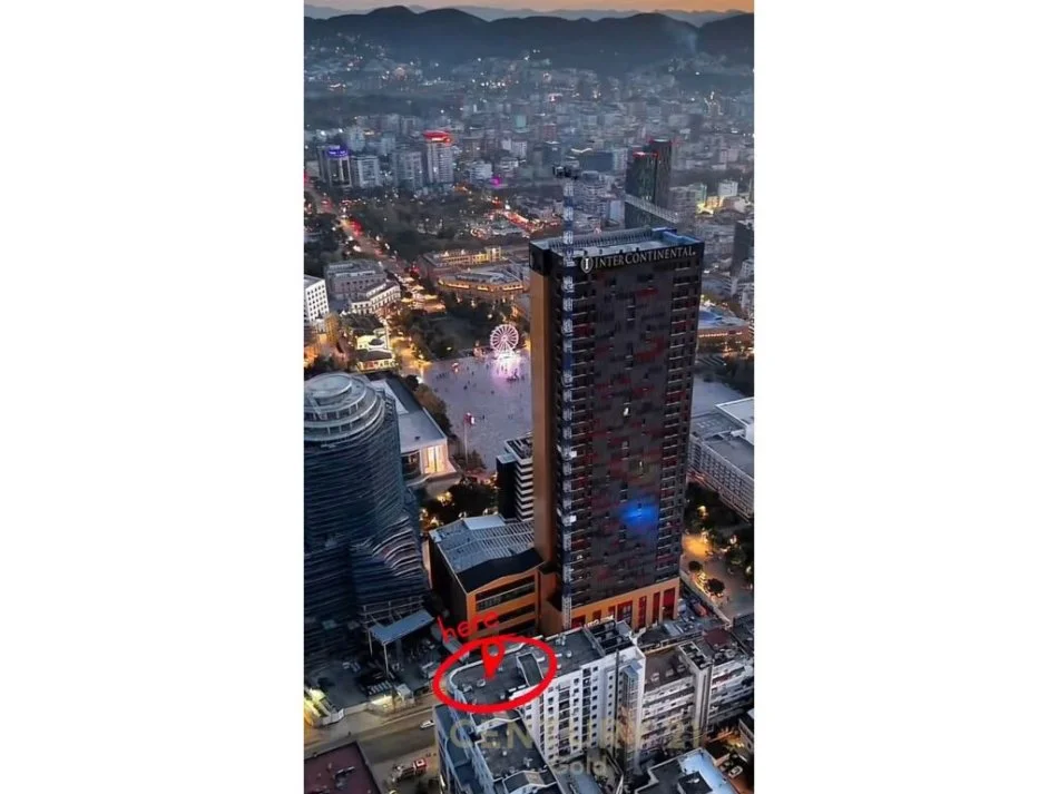 Tirane, jepet me qera apartament 2+1+Ballkon Kati 8, 100 m² 1.000 € (15 kateshi,qender)