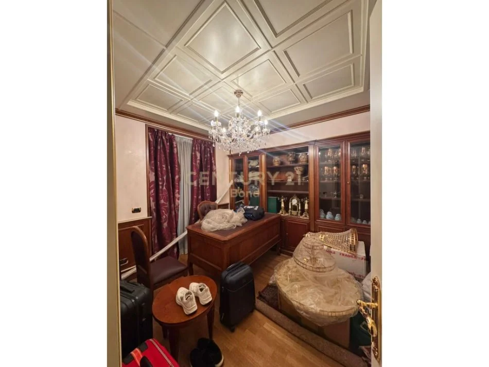 Tirane, shitet apartament 2+1 Kati 6, 95 m² 180.000 € (Rruga Hoxha Tahsim,Pazari Ri)