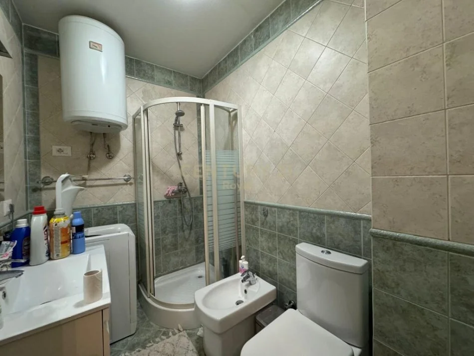 Tirane, 9-kateshet me qera apartament 2+1  700 €