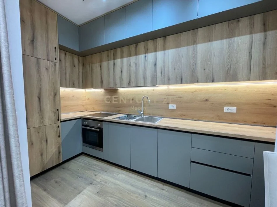 Tirane, jepet me qera apartament 1+1 Kati 1, 64 m² 800 € (Liqeni i Thate)