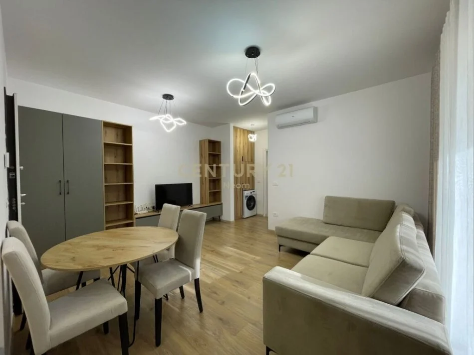 Tirane, jepet me qera apartament 1+1 Kati 1, 64 m² 800 € (Liqeni i Thate)