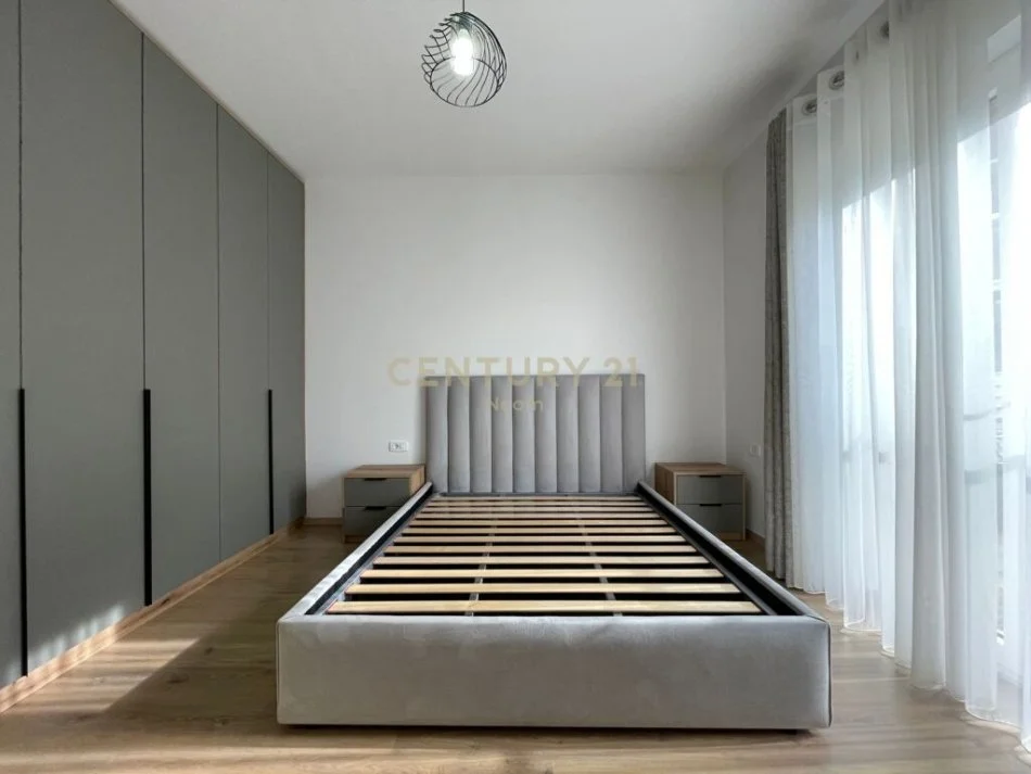 Tirane, jepet me qera apartament 1+1 Kati 1, 64 m² 800 € (Liqeni i Thate)