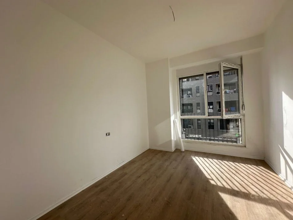 Tirane, shes apartament 3+1+Ballkon Kati 2, 143 m² 230.000 € (rruga e dafinave)