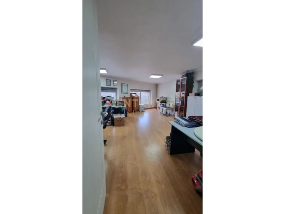 Tirane, shes ambjent biznesi Kati 1, 89 m² 177.000 € (rruga ish fusha e aviacionit)