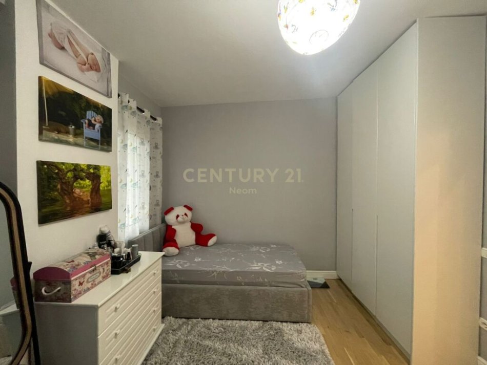 Tirane, shes apartament 2+1 Kati 5, 98 m² 249.000 € (Liqen i thate)