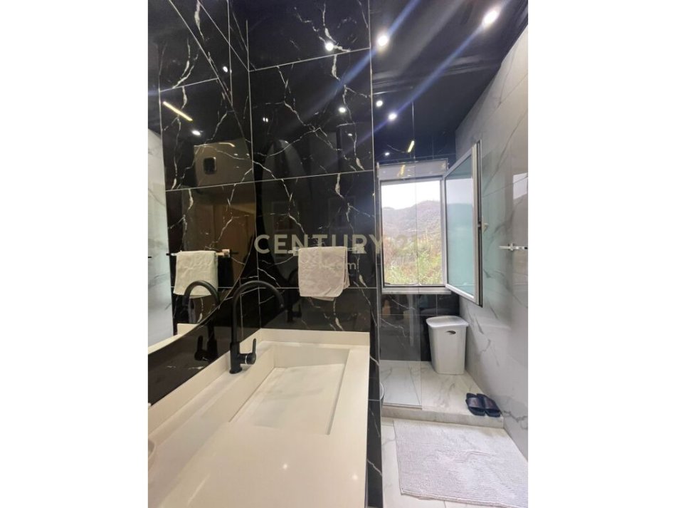 Tirane, shes apartament 2+1 Kati 5, 98 m² 249.000 € (Liqen i thate)