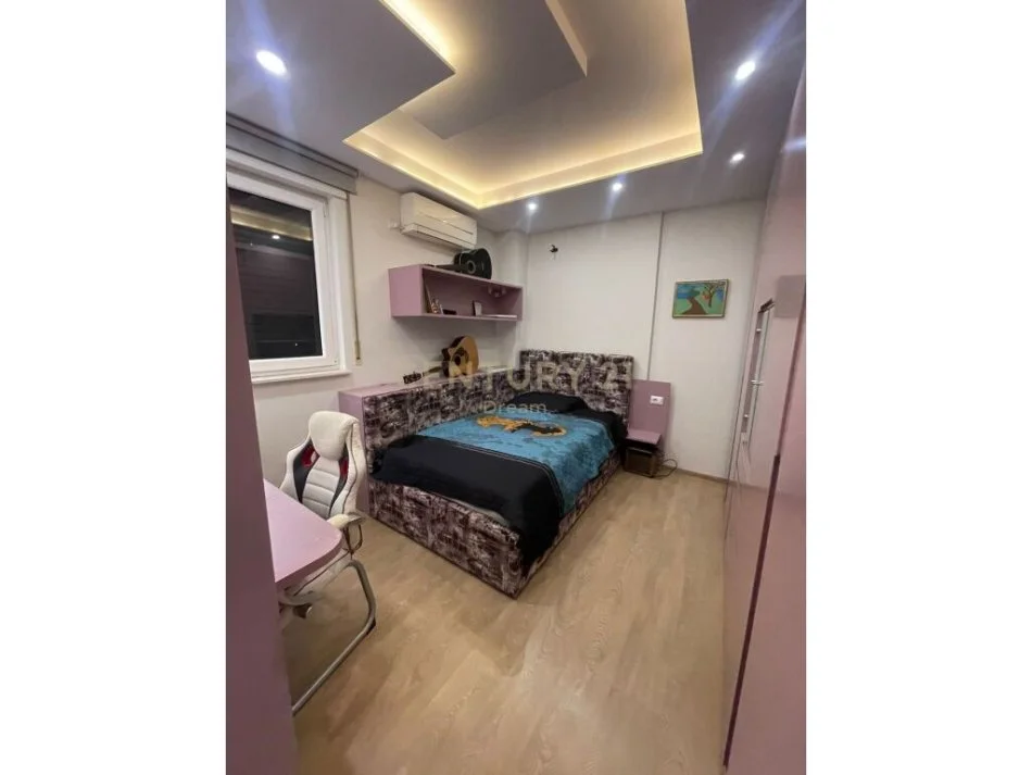 Tirane, shitet apartament 3+1+Ballkon Kati 1, 136 m² 259.000 € (Xhamllik Ish profarma)