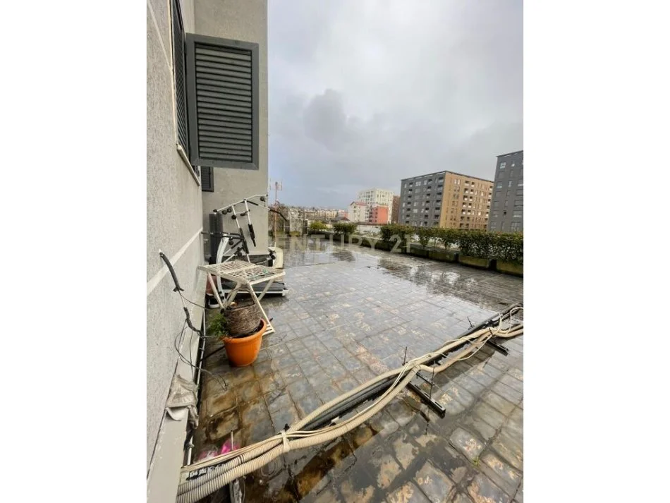 Tirane, shitet apartament 3+1+Ballkon Kati 1, 136 m² 259.000 € (Xhamllik Ish profarma)