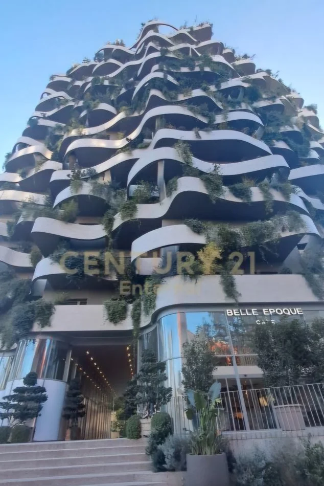 Tirane, jepet me qera 3+1+Ballkon Kati 6, 194 m² 3.000 € (Rruga e Elbasanit)