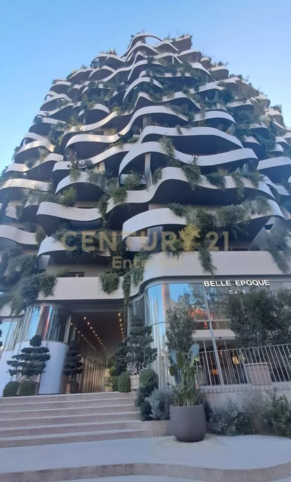 Tirane, jepet me qera apartament 2+1+Ballkon Kati 6, 168 m² 2.500 € (Rruga e Elbasanit)