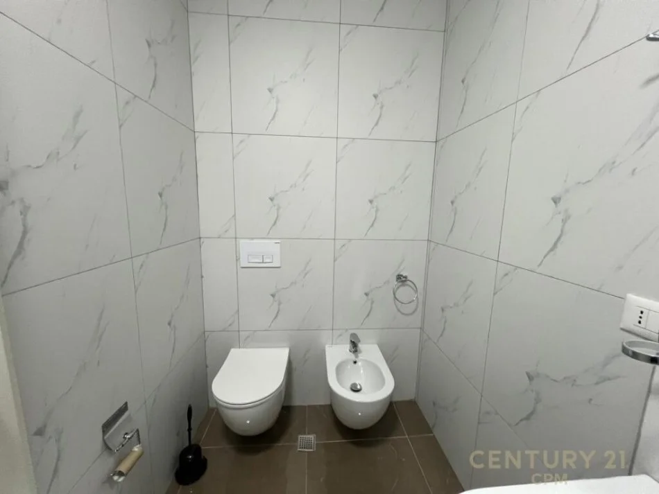 Tirane, jepet me qera apartament 1+1+Ballkon Kati 5, 60 m² 550 € (KOMPLEKSI MAGNET)