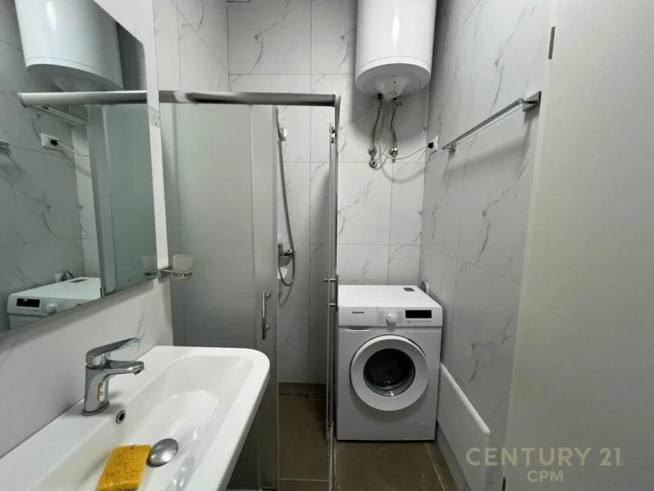 Tirane, jepet me qera apartament 1+1+Ballkon Kati 5, 60 m² 550 € (KOMPLEKSI MAGNET)