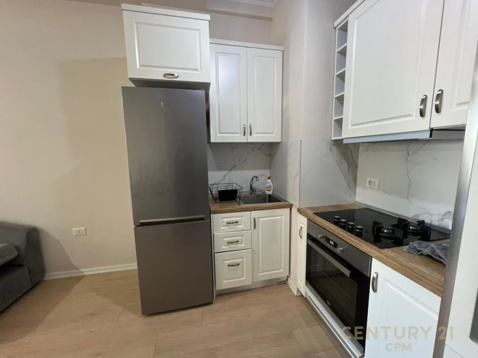 Tirane, jepet me qera apartament 1+1+Ballkon Kati 5, 60 m² 550 € (KOMPLEKSI MAGNET)