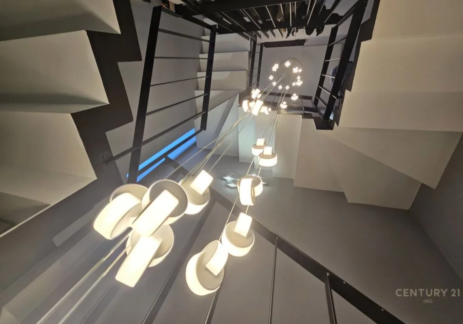 Tirane, shitet Vile 3+1+Ballkon Kati 3, 220 m² 550.000 € (Mullet)