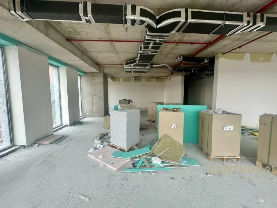 Tirane, jepet me qera zyre Kati 11, 237 m² 4.200 € (RRUGA E ELBASANIT)