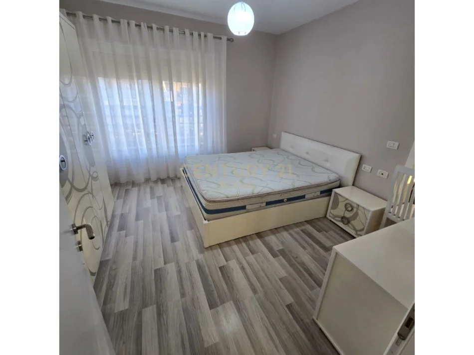 Tirane, jepet me qera apartament 2+1 Kati 6, 98 m² 700 € (Ali Demi Action107210)