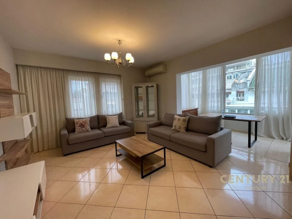 Tirane, jepet me qera apartament 2+1+Aneks+Ballkon Kati 4, 93 m² 700 € (Kopshti Zoologjik)