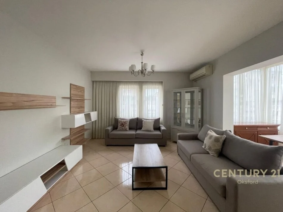 Tirane, jepet me qera apartament 2+1+Aneks+Ballkon Kati 4, 93 m² 700 € (Kopshti Zoologjik)