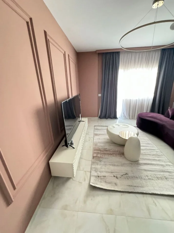 Tirane, jepet me qera apartament 1+1 Kati 2, 80 m² 700 € (APARTAMENT 1+1 ME QIRA TEK LIQENI I FARKES!)