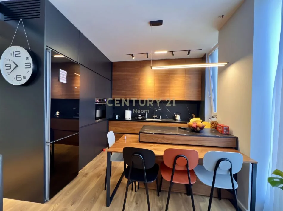 Tirane, shitet apartament 2+1 , 100 m² 255.000 € (Bulevardi I Ri)