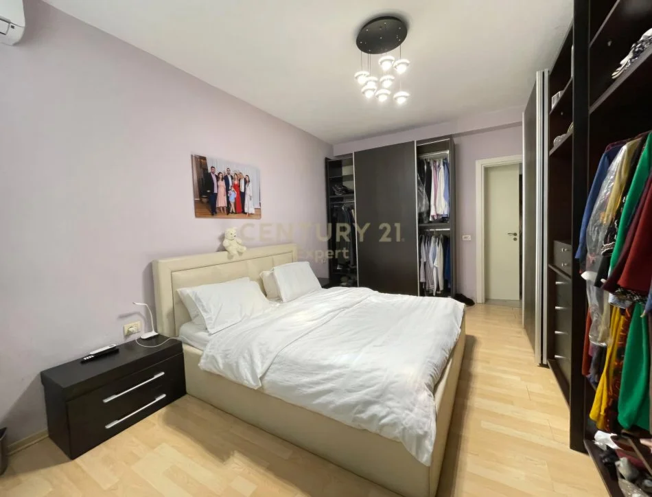 Tirane, shitet apartament 3+1+Ballkon Kati 4, 150 m² 320.000 € (Zogu I Zi)