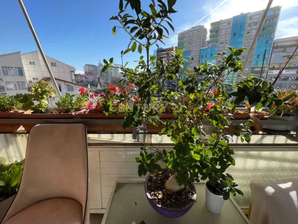 Tirane, shitet apartament 3+1+Ballkon Kati 4, 150 m² 320.000 € (Zogu I Zi)