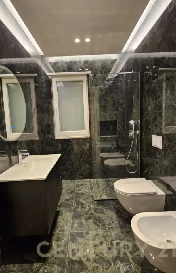 Tirane, shitet apartament 3+1 , 171 m² 390.000 € (Don Bosko)