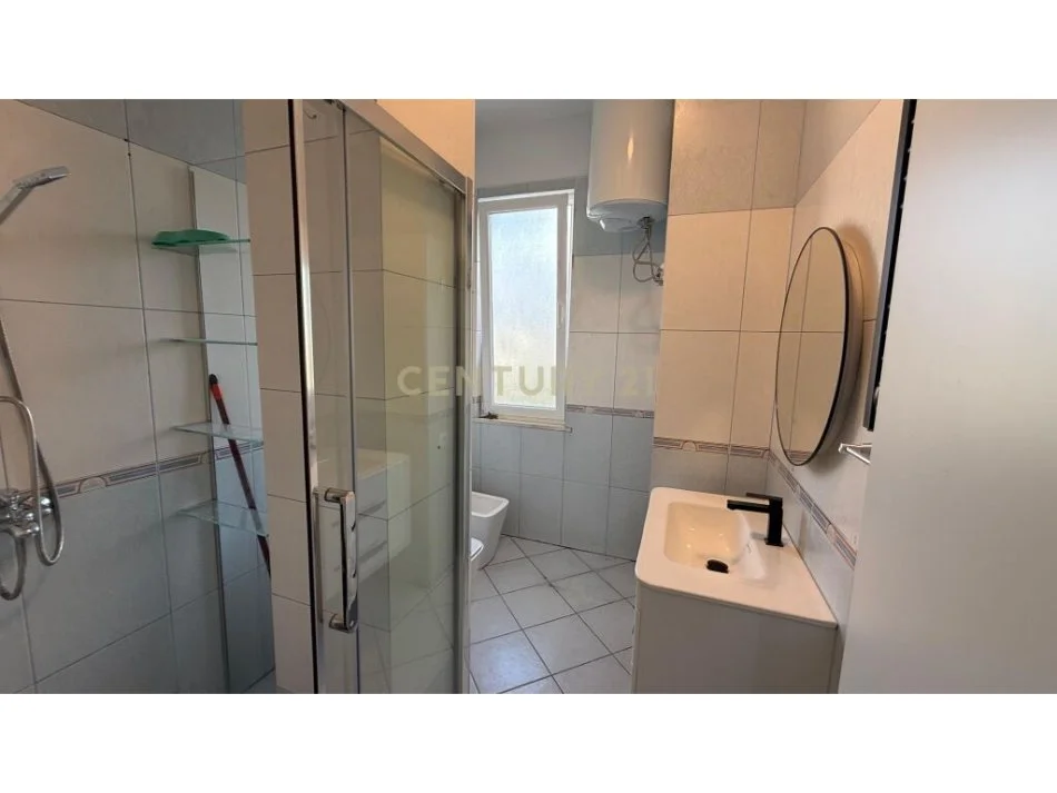Tirane, jepet me qera apartament 2+1+Ballkon Kati 9, 130 m² 1.500 € (Ish Blloku - Neom107621)