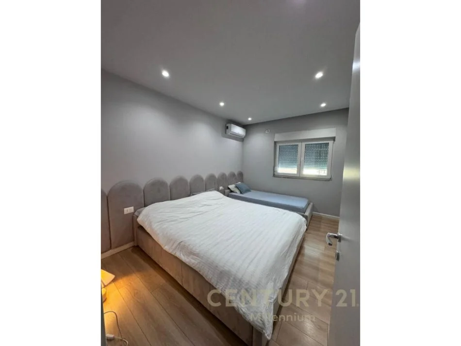 Tirane, shitet 1+1 Kati 4, 74 m² 135.000 € (osman jonuzi)