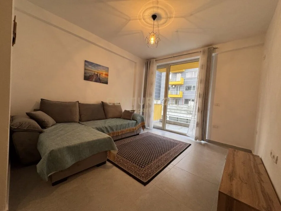 Tirane, jepet me qera apartament 2+1 Kati 4, 85 m² 400 € (Shkozë, Kompleksi Tom Doshi)