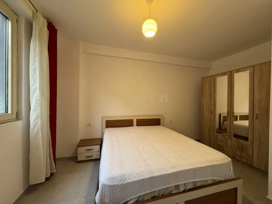 Tirane, jepet me qera apartament 2+1 Kati 4, 85 m² 400 € (Shkozë, Kompleksi Tom Doshi)