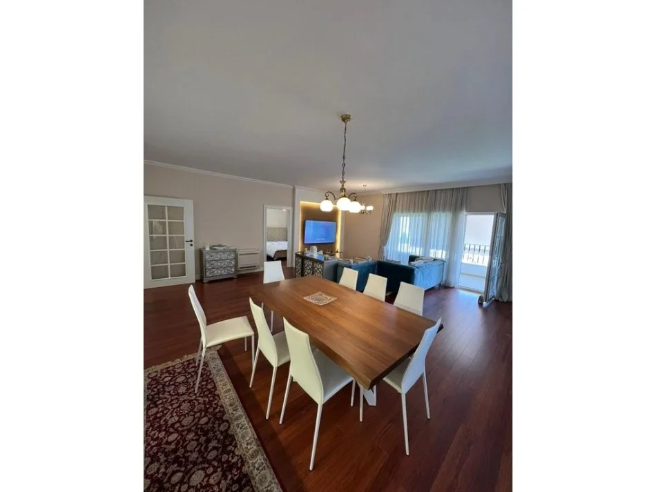 Tirane, shes apartament 2+1 Kati 3, 109 m² 270.000 € (Liqeni i Thate)