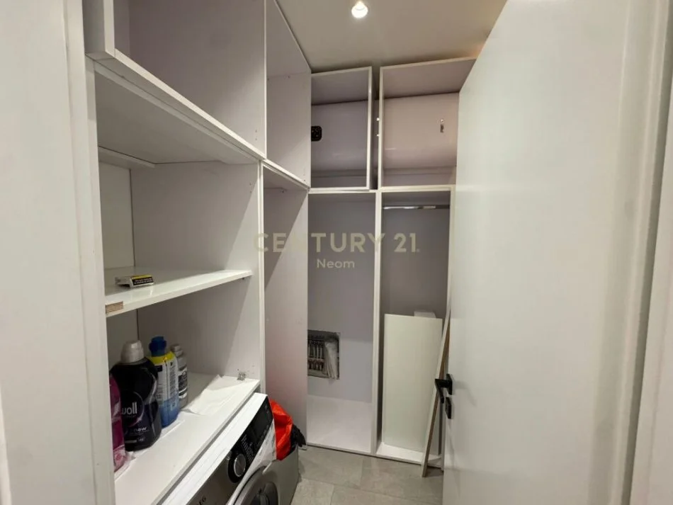 Tirane, shitet apartament 2+1+Aneks+Ballkon Kati 4, 136 m² 340.000 € (Neom107854)