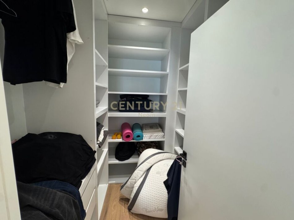 Tirane, shitet apartament 2+1+Aneks+Ballkon Kati 4, 136 m² 340.000 € (Neom107854)