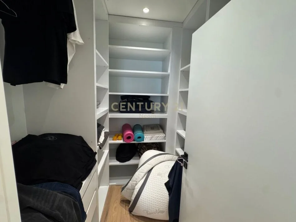 Tirane, shitet apartament 2+1+Aneks+Ballkon Kati 4, 136 m² 340.000 € (Neom107854)