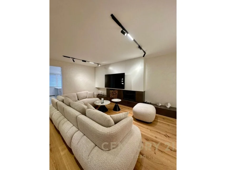 Tirane, shitet apartament+verande | Penthouse 3+1+Ballkon Kati 5, 300 m² (Liqeni i thate)