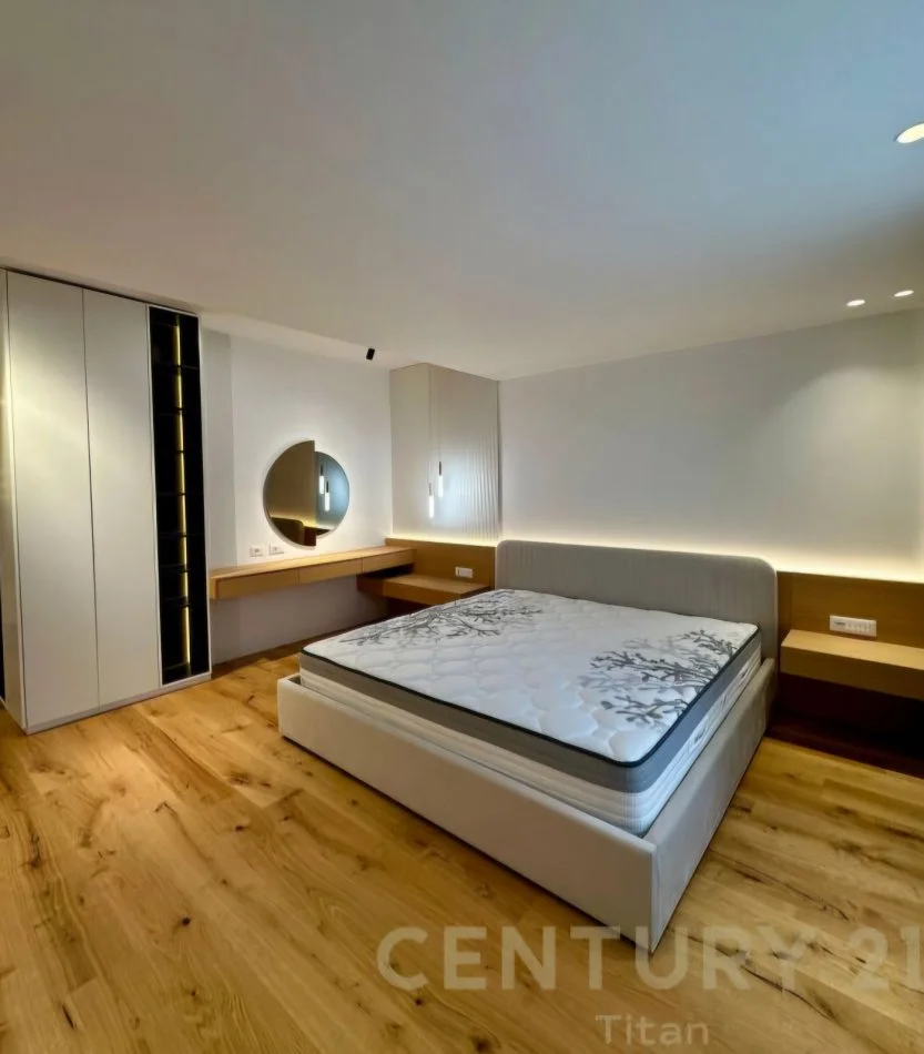 Tirane, shitet apartament+verande | Penthouse 3+1+Ballkon Kati 5, 300 m² 700.000 € (Liqeni I Thate)