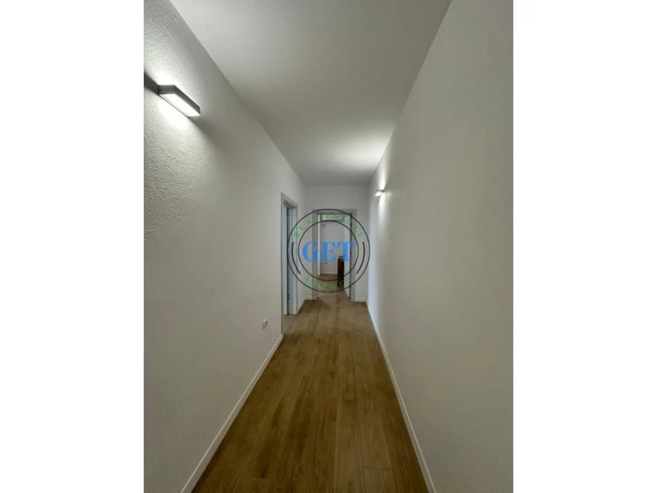 Durres, jepet me qera apartament 2+1 Kati 4, 100 m² 650 € (Tregu fruta perimeve)