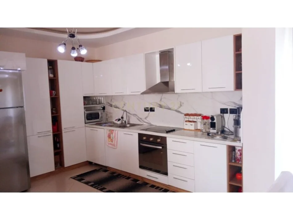 Tirane, shitet apartament+verande | Penthouse 4+1 Kati 8, 161 m² 370.000 € 