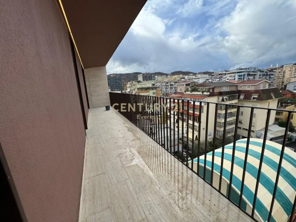 Tirane, shes apartament 2+1+Aneks+Ballkon Kati 6, 127 m² 390.000 € (rruga dinamo)