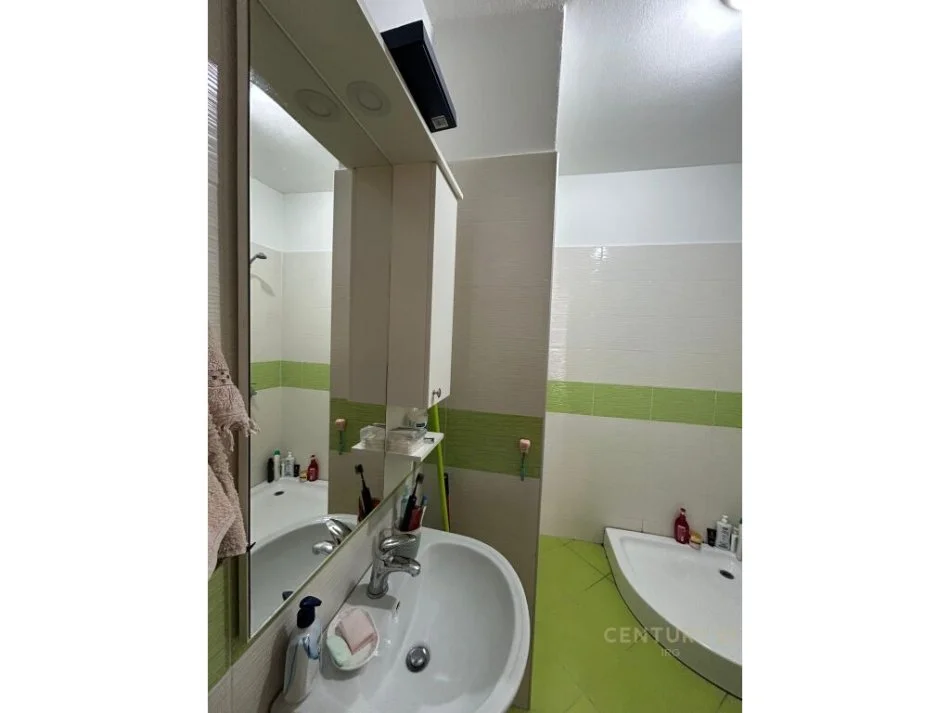 Tirane, jepet me qera apartament 1+1 Kati 12, 71 m² 550 € (Jordan Misja)