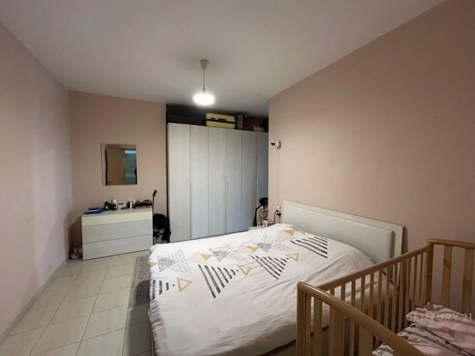 Tirane, jepet me qera apartament 1+1 Kati 12, 71 m² 550 € (Jordan Misja)