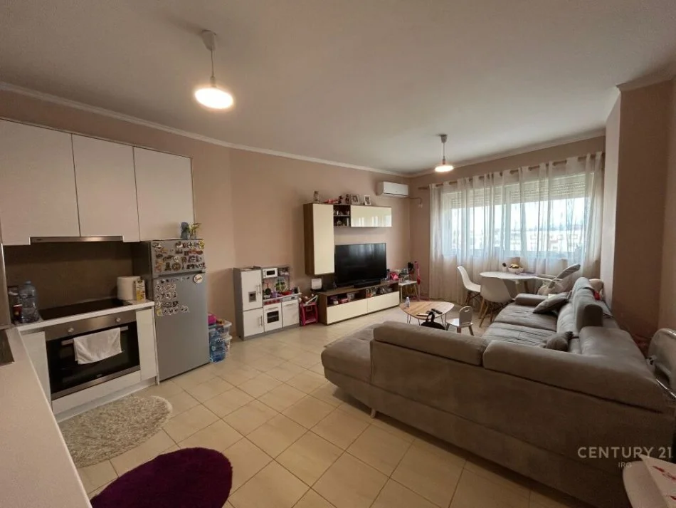 Tirane, jepet me qera apartament 1+1 Kati 12, 71 m² 550 € (Jordan Misja)