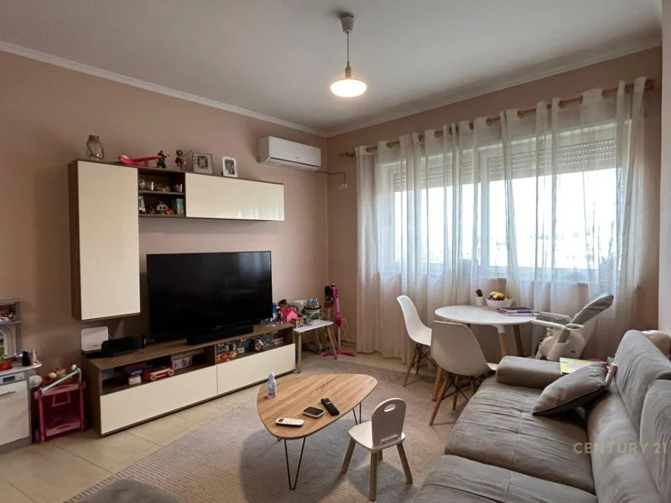 Tirane, jepet me qera apartament 1+1 Kati 12, 71 m² 550 € (Jordan Misja)