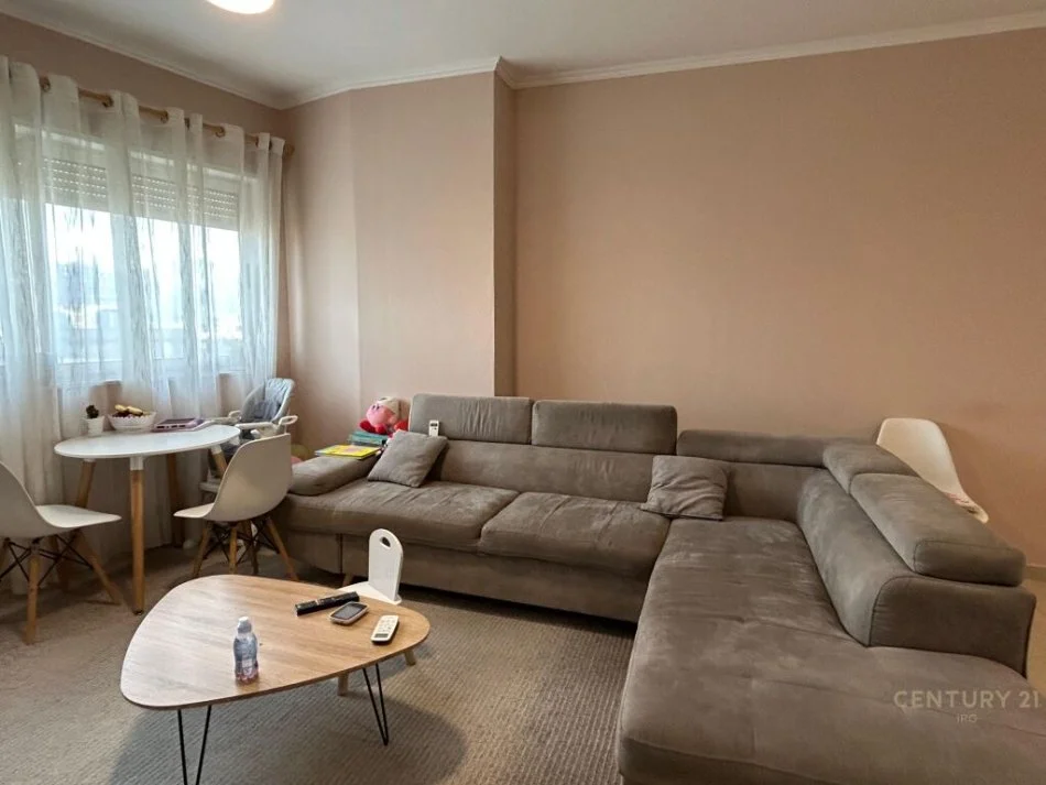 Tirane, jepet me qera apartament 1+1 Kati 12, 71 m² 550 € (Jordan Misja)